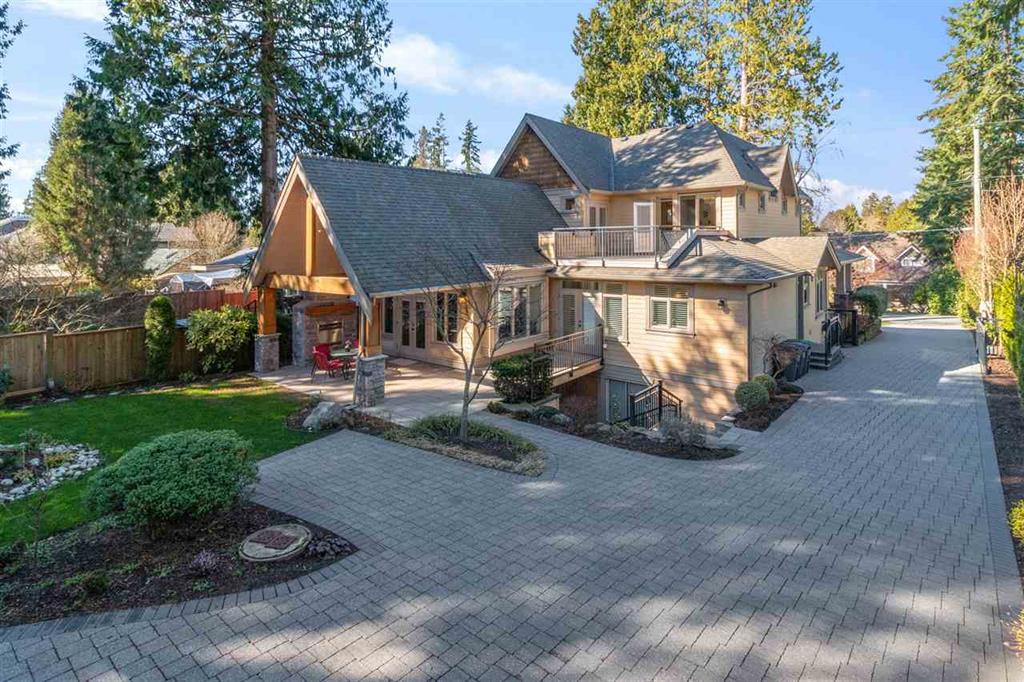 12576 26a Avenue, White Rock, British Columbia  V4A 2M2 - Photo 2 - R2555989