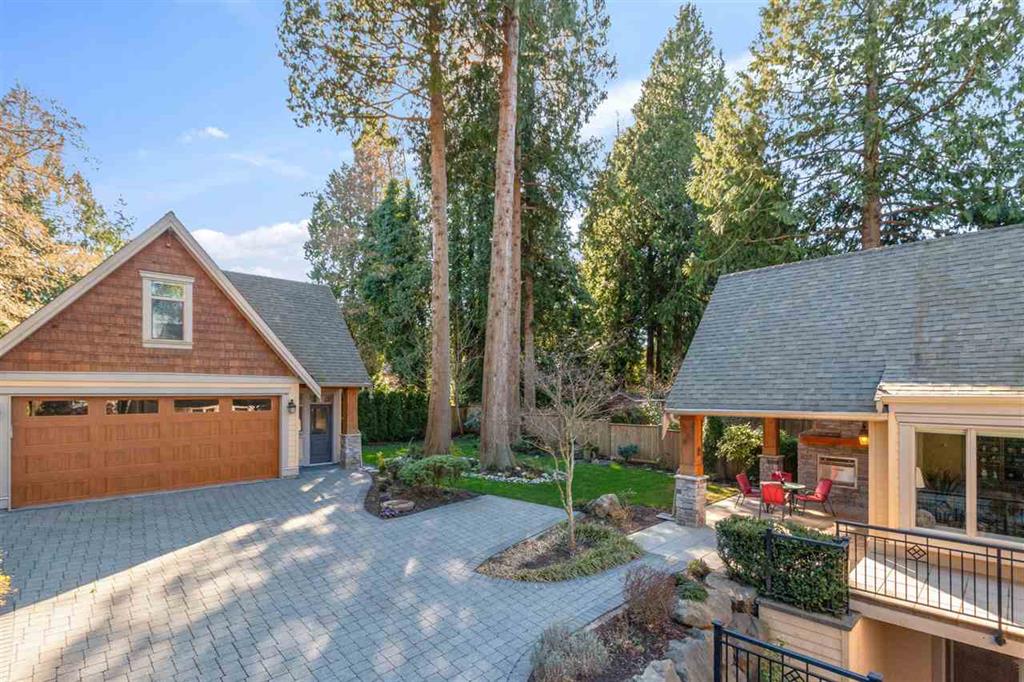 12576 26a Avenue, White Rock, British Columbia  V4A 2M2 - Photo 3 - R2555989