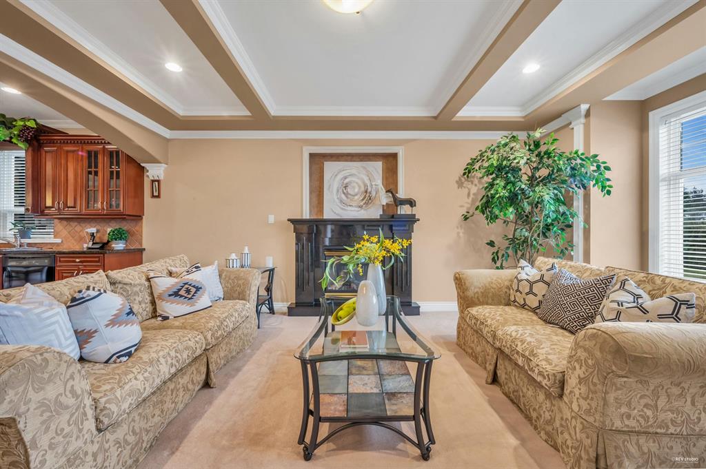 7179 Southview Place, Burnaby, British Columbia  V5A 4R6 - Photo 3 - R2746320
