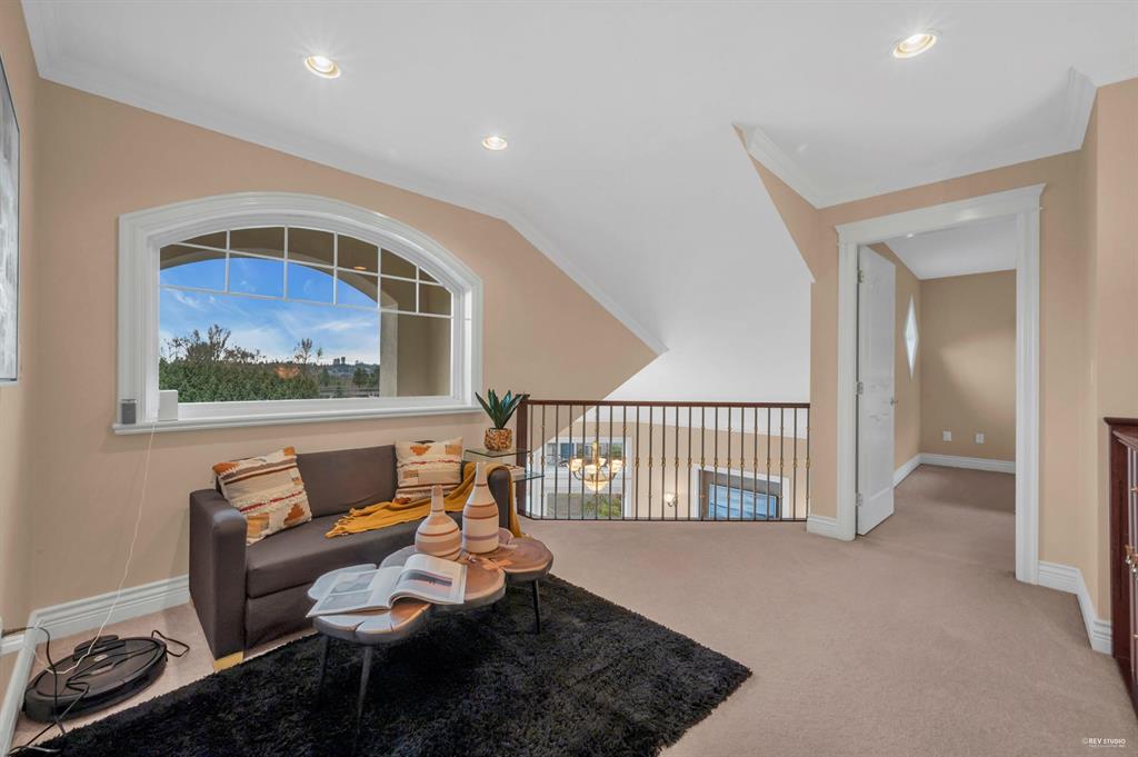 7179 Southview Place, Burnaby, British Columbia  V5A 4R6 - Photo 4 - R2746320